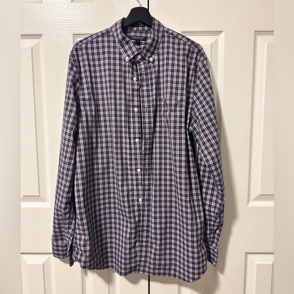 Banana Republic Navy and Red Casual Button Down Shirt